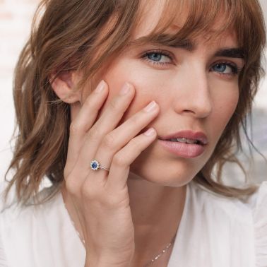 Bague Lepage Marguerite en or blanc, saphir et diamants
