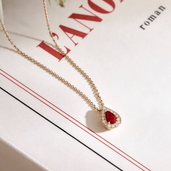Lepage Marceau necklace in yellow gold and pear-cut ruby