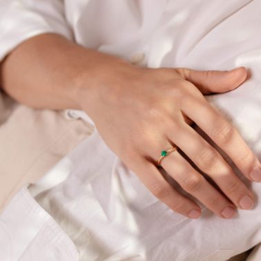 Lepage Aristide engagement ring in rose gold, emerald and diamond