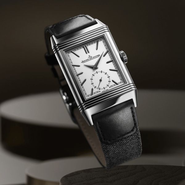 Montre Jaeger-LeCoultre Reverso Tribute Monoface Small Seconds remontage manuel cadran opalin bracelet cuir 45,6 x 27,4 mm