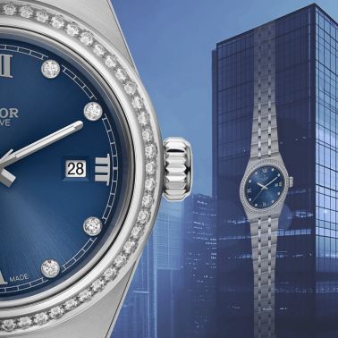 Montre Tudor Royal automatique lunette sertie diamants index diamants cadran bleu bracelet acier 28 mm