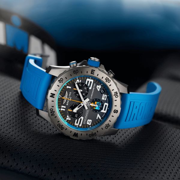 Montre Breitling Endurance Pro Edition IRONMAN® World Championship 2025 quartz chronographe cadran anthracite bracelet caoutchou