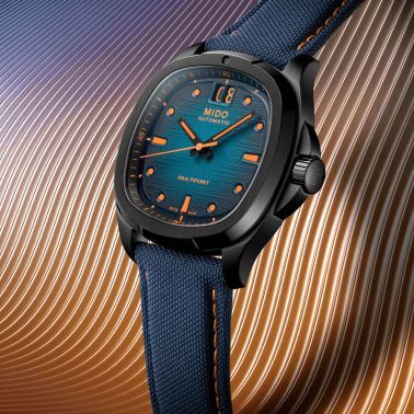 Montre Mido Multifort TV Big Date automatique cadran bleu bracelet tissu bleu 40 mm