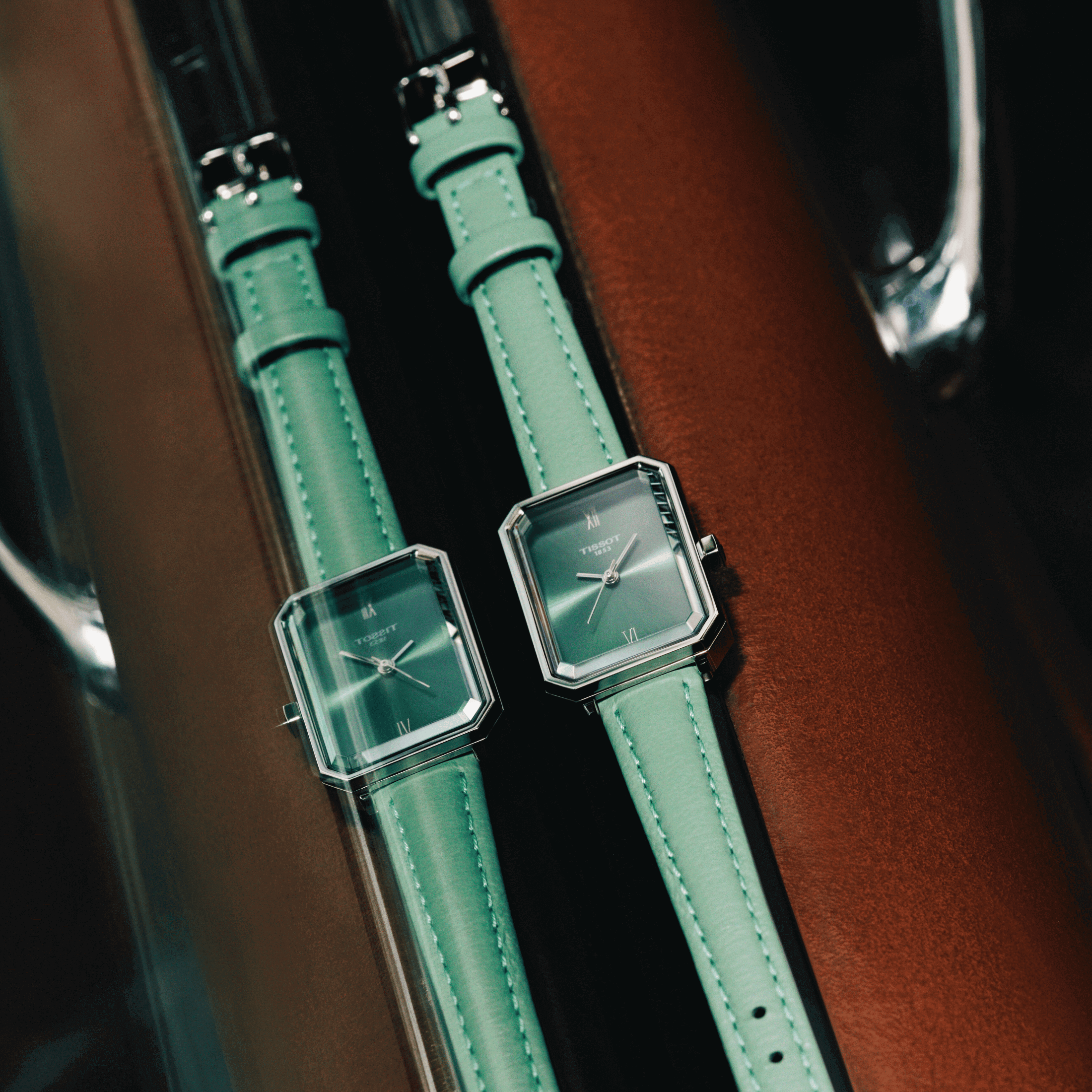 Tissot SRV quartz green dial green leather strap 30 x 21,8 mm