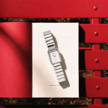 Montre Tissot SRV quartz cadran argenté bracelet acier 30 x 21,8 mm