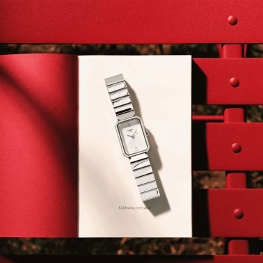 Montre Tissot SRV quartz cadran argenté bracelet acier 30 x 21,8 mm