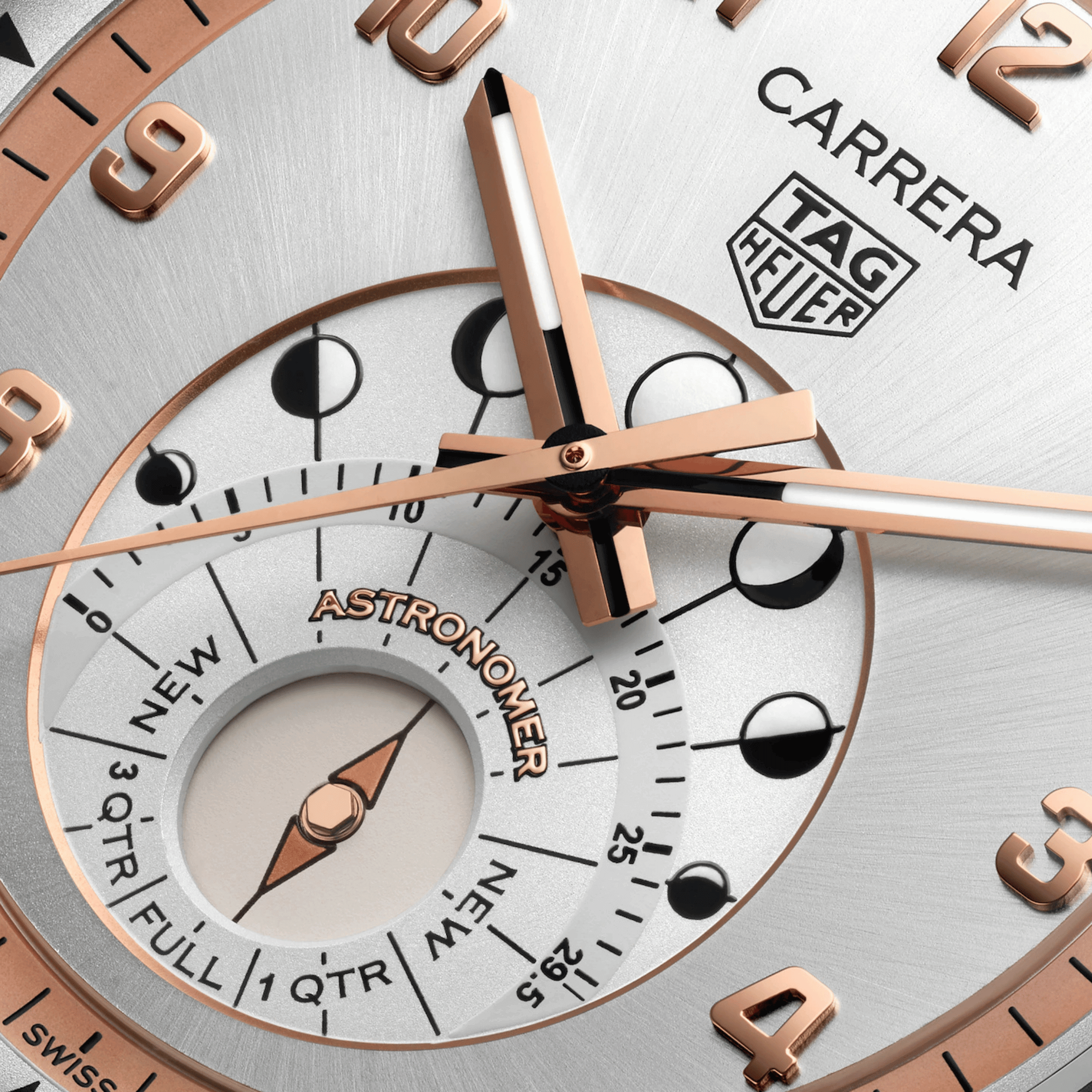 Montre TAG Heuer Carrera Astronomer automatique cadran argenté bracelet acier et or rose 39 mm