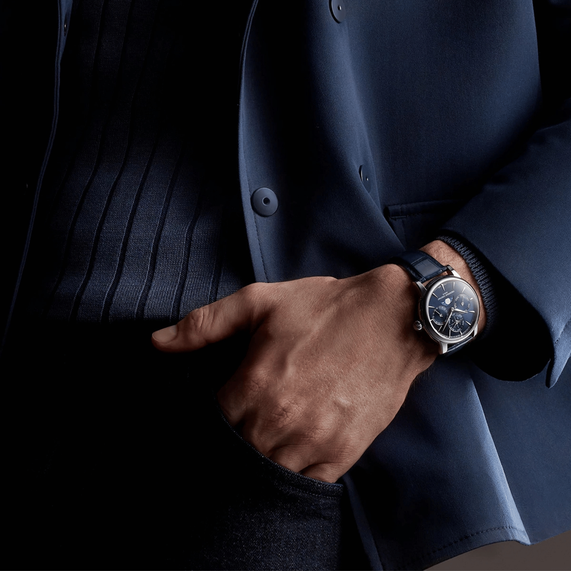 Montre Frederique Constant Manufacture Classic Perpetual Calendar automatique cadran bleu bracelet cuir 40 mm