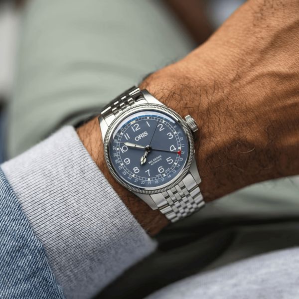 Montre Oris Big Crown Pointer Date cadran bleu bracelet acier 40 mm
