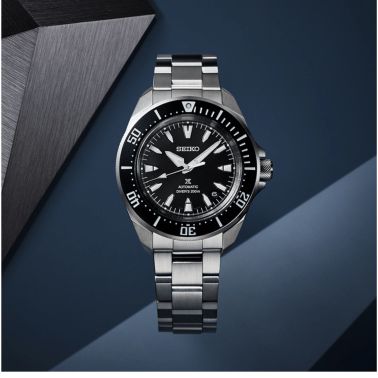 Montre Seiko Prospex Diver's Samurai automatique cadran noir bracelet acier 41,7 mm