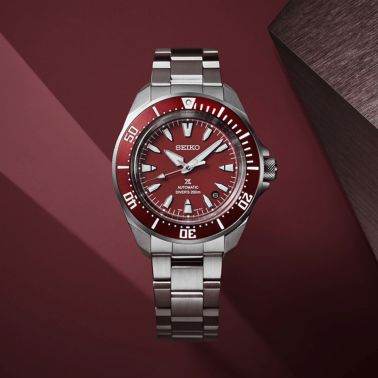 Montre Seiko Prospex Diver's Samurai automatique cadran rouge bracelet acier 41,7 mm