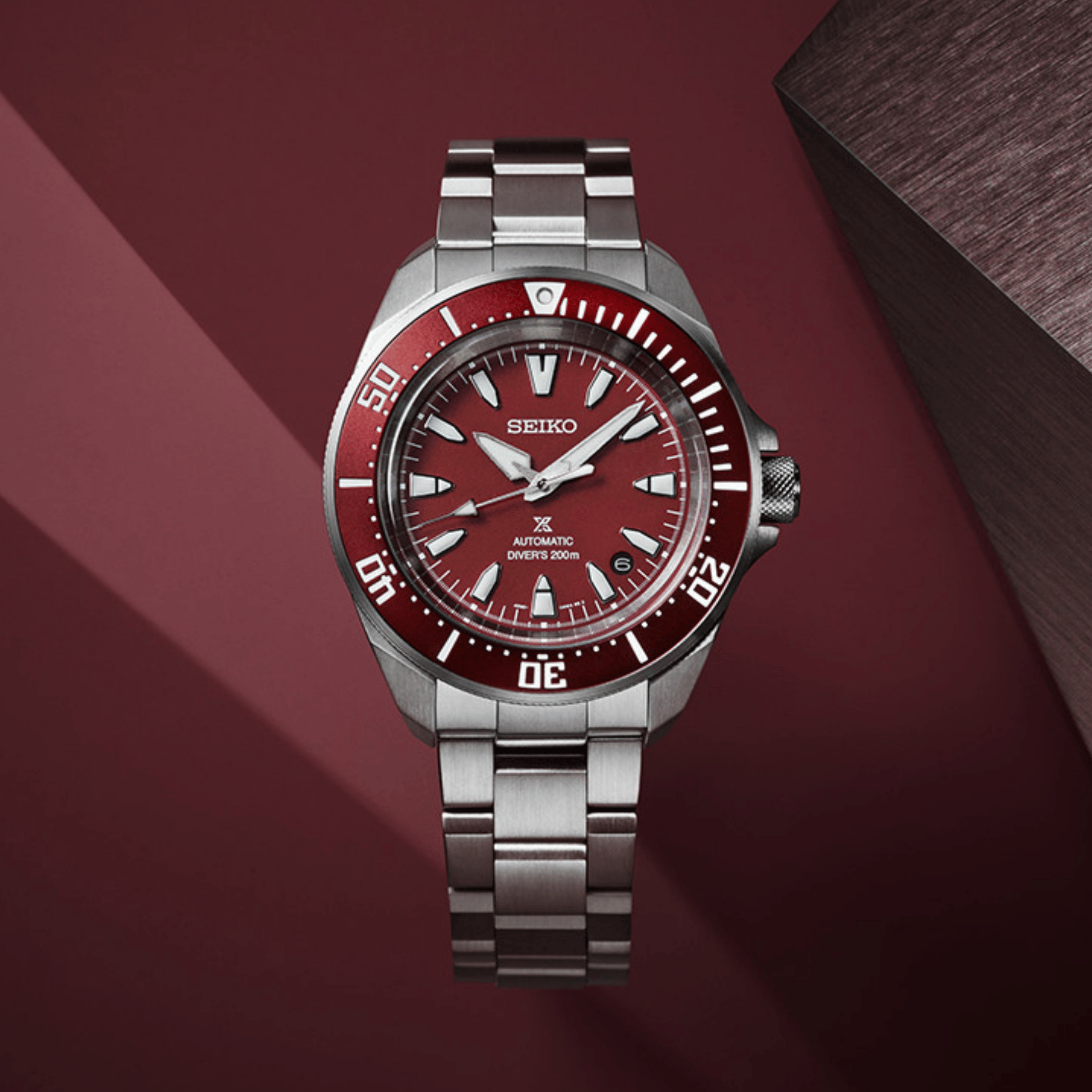 Montre Seiko Prospex Diver's Samurai automatique cadran rouge bracelet acier 41,7 mm
