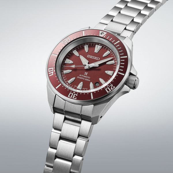 Montre Seiko Prospex Diver's Samurai automatique cadran rouge bracelet acier 41,7 mm