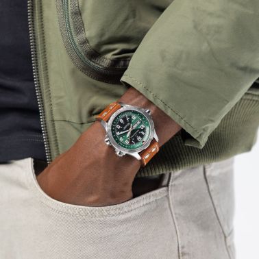 Montre Hamilton Khaki Aviation X-Wind Day-Date autochrono cadran vert bracelet cuir marron 44 mm