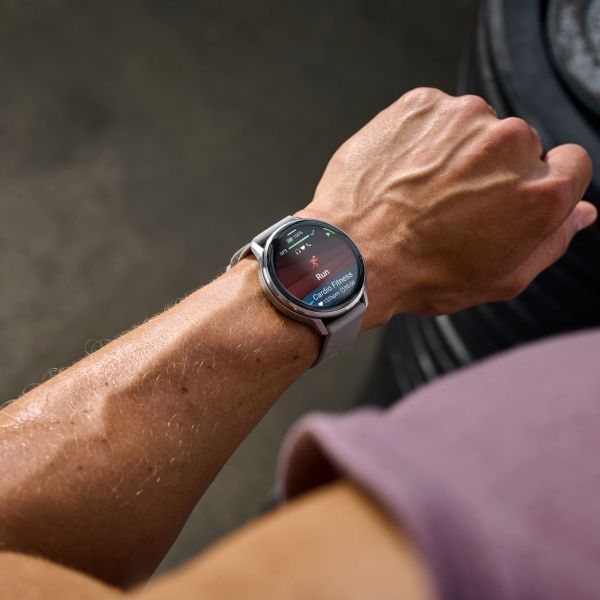 Montre Garmin Venu 4 AMOLED Gray bracelet silicone noir 45 mm