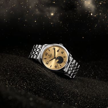 Montre Tudor 1926 Luna automatique cadran champagne bracelet acier 39 mm