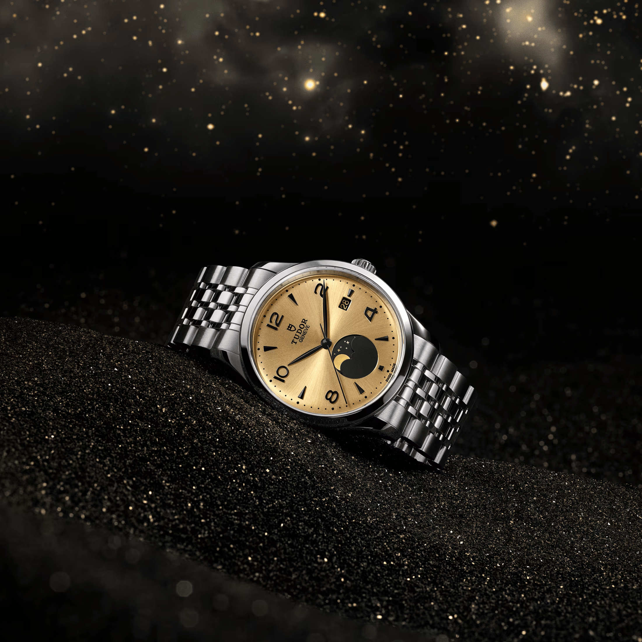 Montre Tudor 1926 Luna automatique cadran champagne bracelet acier 39 mm