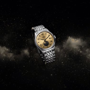 Montre Tudor 1926 Luna automatique cadran champagne bracelet acier 39 mm