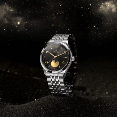 Montre Tudor 1926 Luna automatique cadran noir bracelet acier 39 mm