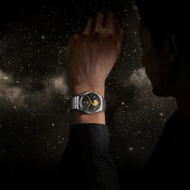 Montre Tudor 1926 Luna automatique cadran noir bracelet acier 39 mm