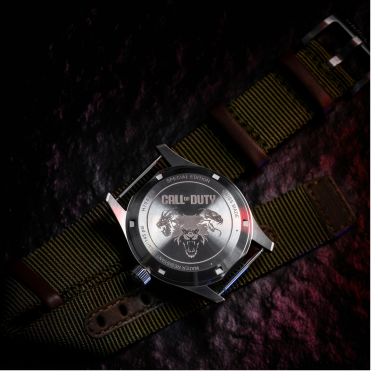 Montre Hamilton x Call of Duty Khaki Field auto cadran noir bracelet NATO kaki 38 mm - Ed Limitée