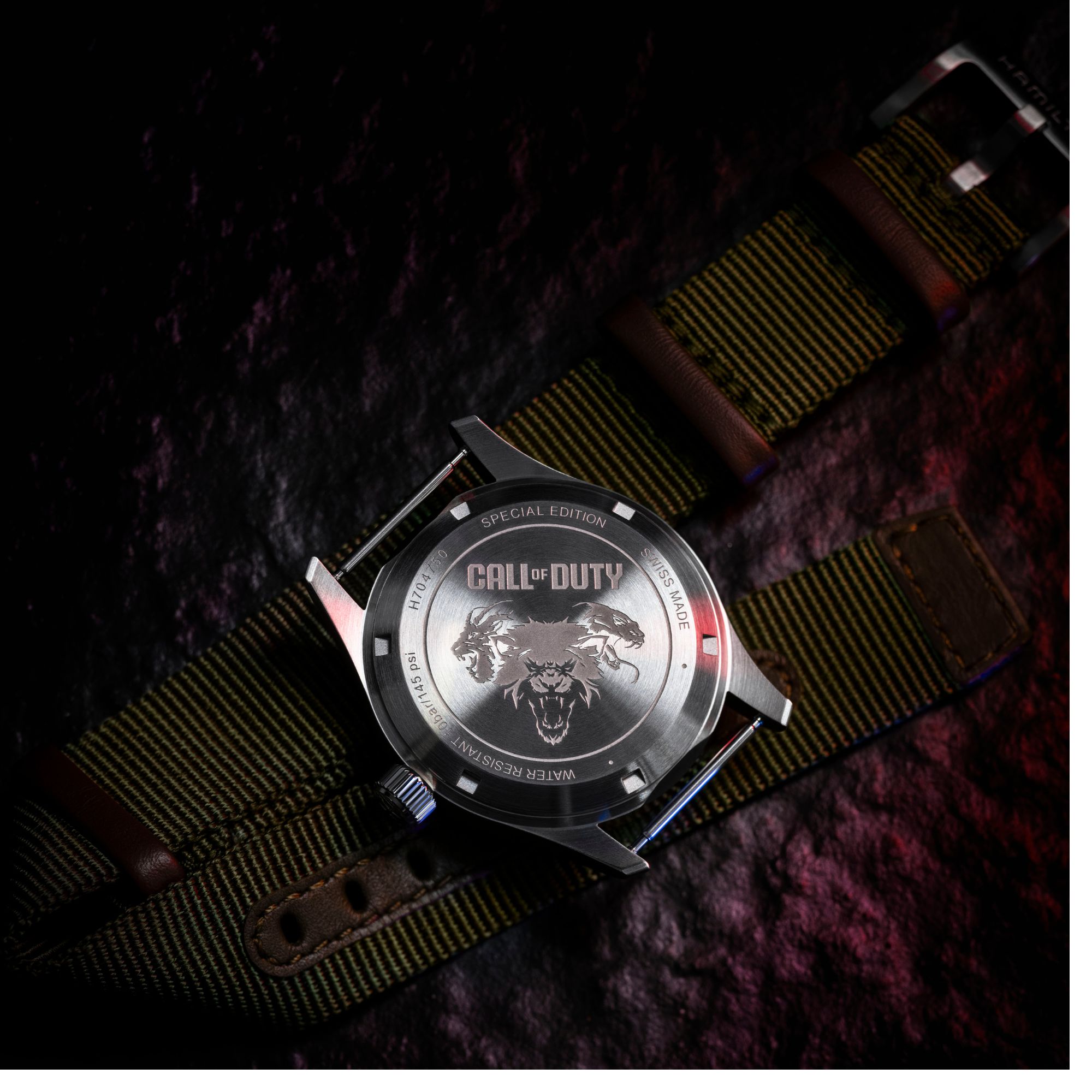 Montre Hamilton x Call of Duty Khaki Field auto cadran noir bracelet NATO kaki 38 mm - Ed Limitée