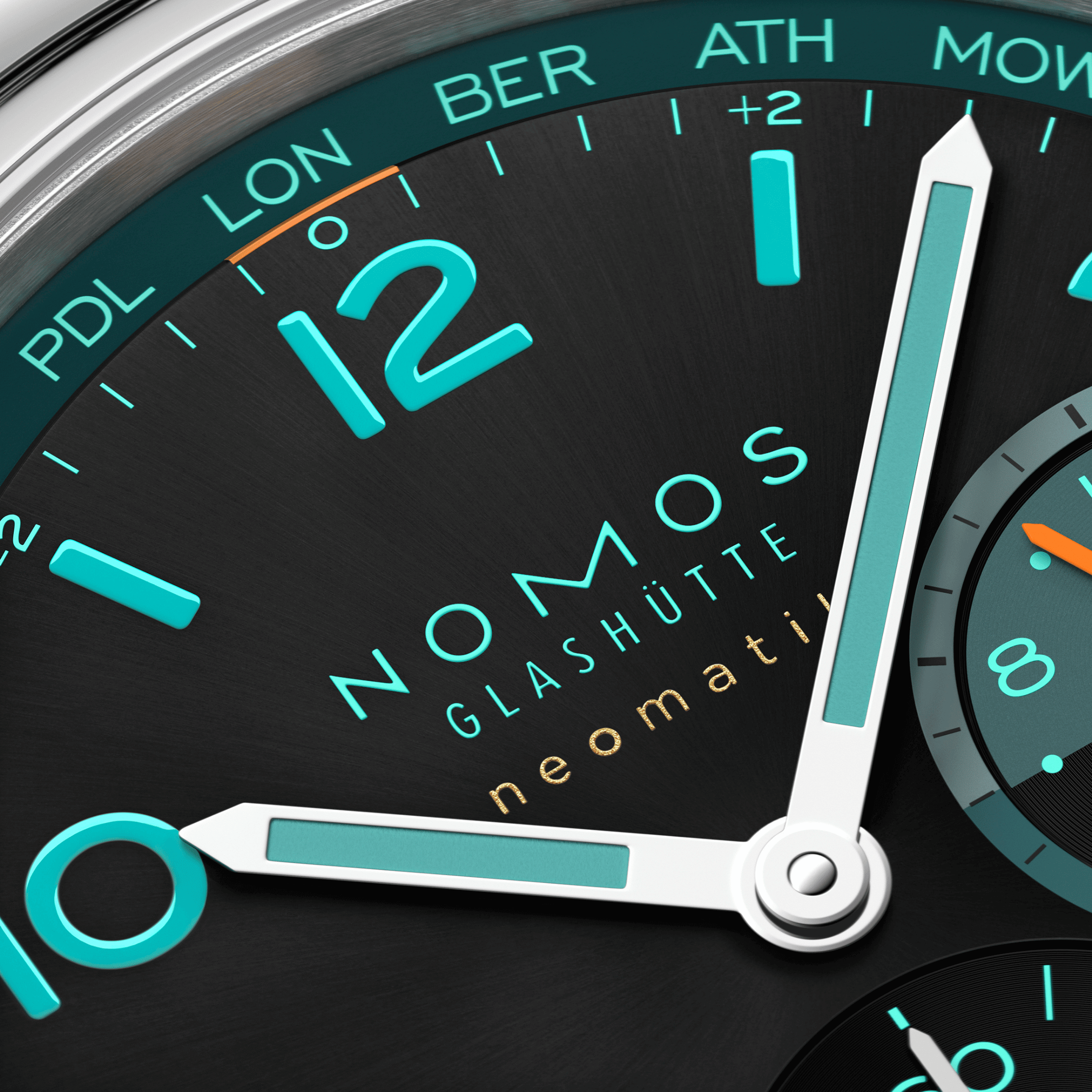 Montre Nomos Club Sport Neomatik Worldtimer "Night Navigation" Trace automatique cadran noir bracelet acier 40 mm