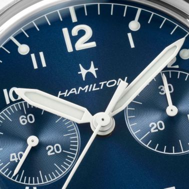 Montre Hamilton Khaki Pilot Pioneer mécanique chrono cadran bleu bracelet acier 40 mm
