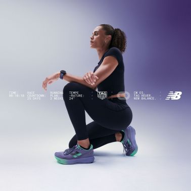 Montre TAG Heuer x New Balance Connected Calibre E5 – 40 mm – Titane DLC – Bracelet Caoutchouc Noir