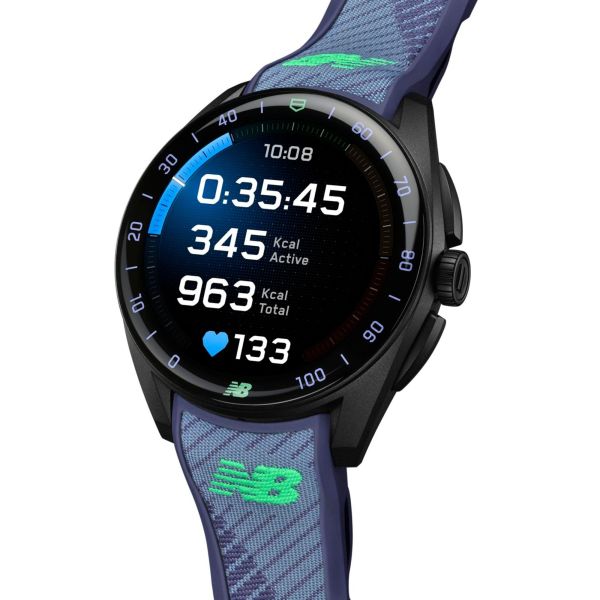 Montre TAG Heuer x New Balance Connected Calibre E5 – 40 mm – Titane DLC – Bracelet Caoutchouc Noir