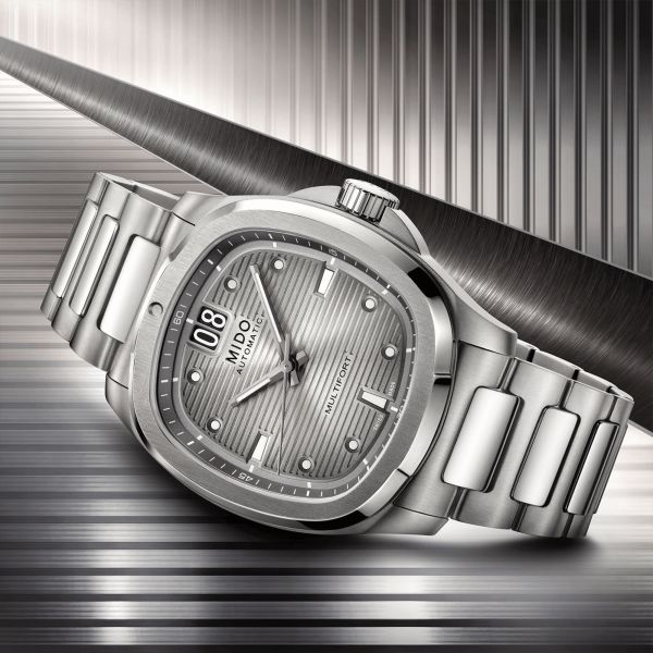 Montre Mido Multifort TV Big Date Titane automatique cadran gris bracelet titane 40 mm