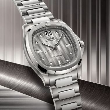 Montre Mido Multifort TV Big Date Titane automatique cadran gris bracelet titane 40 mm