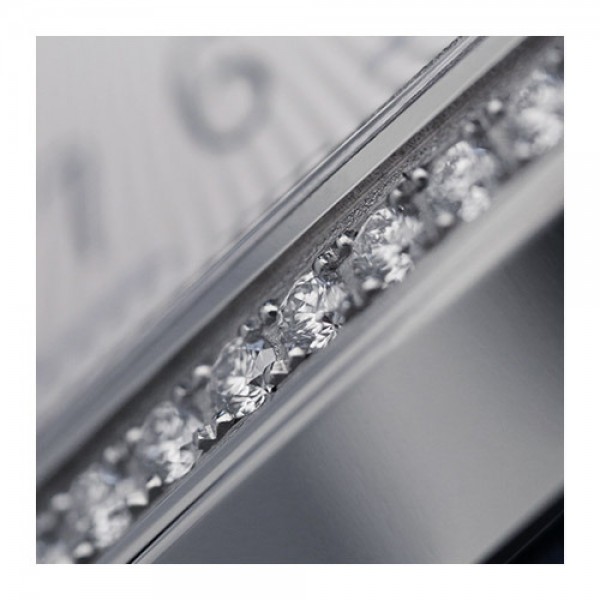 Montre Jaeger-LeCoultre Reverso One quartz cadran argent lunette sertie bracelet cuir bleu