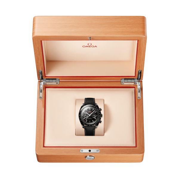 Montre Omega Speedmaster Dark Side Of The Moon "Dark-White" automatique cadran noir bracelet nylon 44,25 mm