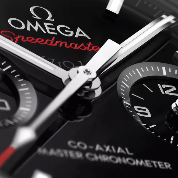 Montre Omega Speedmaster Dark Side Of The Moon "Dark-White" automatique cadran noir bracelet nylon 44,25 mm