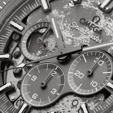 Montre Omega Speedmaster Moonwatch Grey Side Of the Moon mécanique cadran gris bracelet nylon 44,25 mm