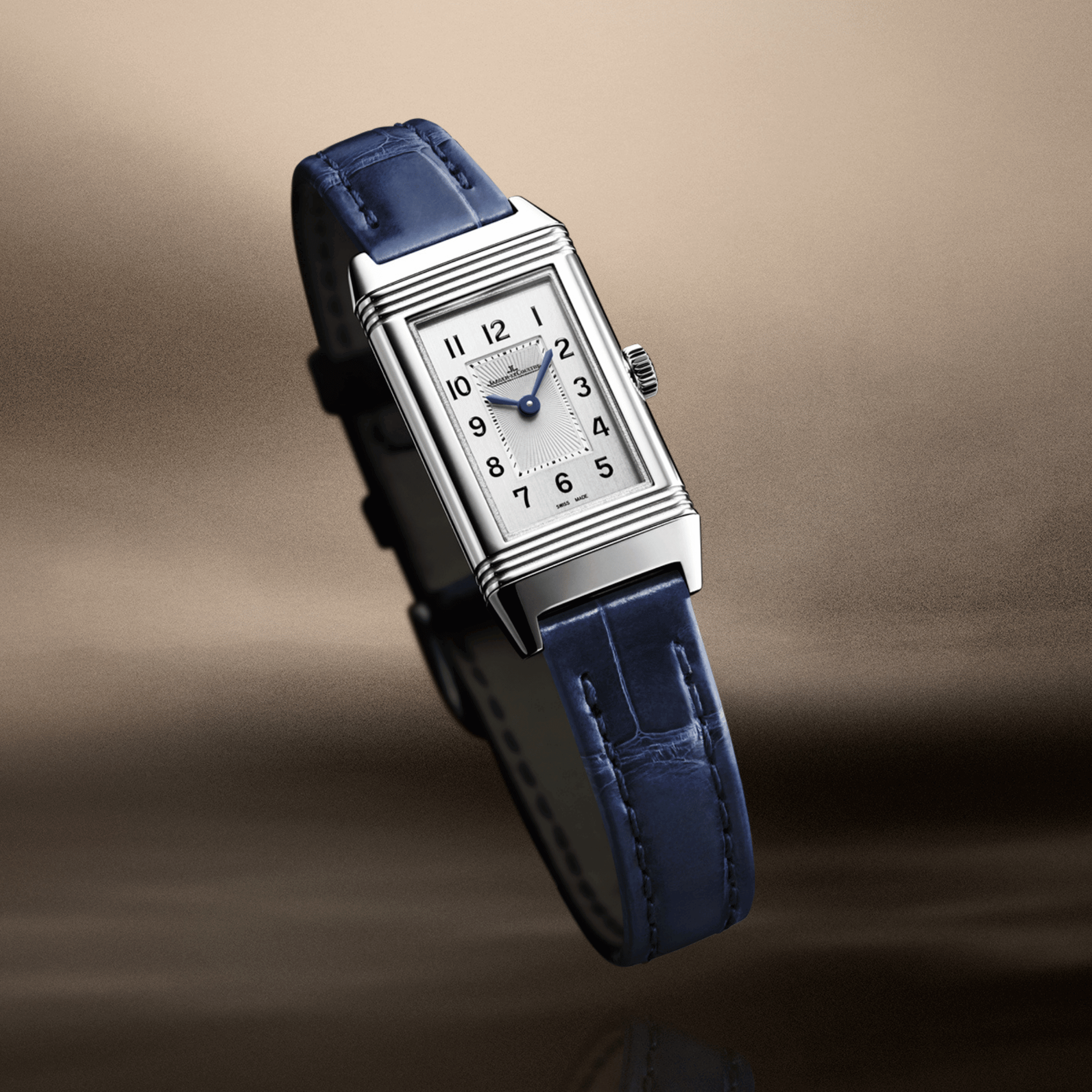 Montre Jaeger-LeCoultre Reverso Classic Monoface Origin quartz cadran gris argenté bracelet cuir bleu 32,5 x 16,3 mm