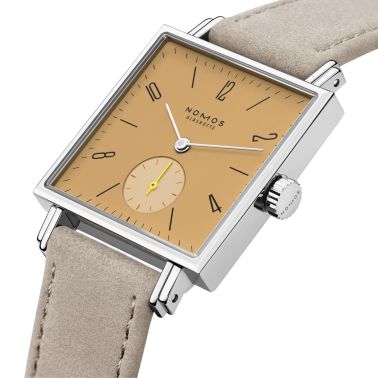 Montre Nomos Tetra Ochra mécanique fond verre saphir cadran jaune bracelet cuir velours beige 29,5 mm