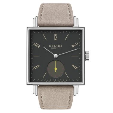 Montre Nomos Tetra Basalt mécanique fond verre saphir cadran noir bracelet velours beige 29,5 mm