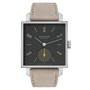Montre Nomos Tetra Basalt mécanique fond verre saphir cadran noir bracelet velours beige 29,5 mm