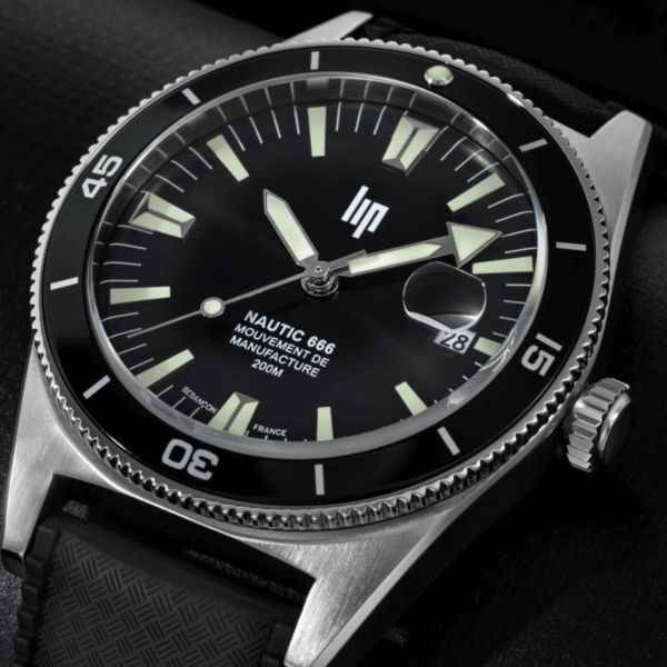 Montre LIP Nautic 666 Automatique Manufacture R26 cadran noir bracelet tropic noir 39 mm