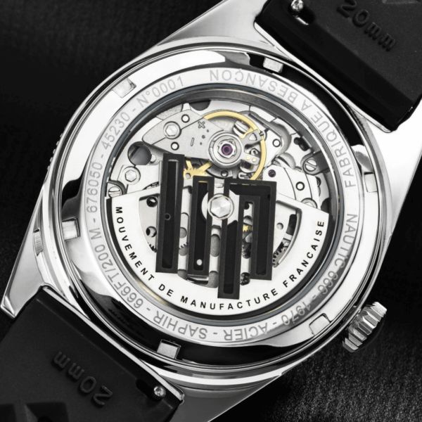 Montre LIP Nautic 666 Automatique Manufacture R26 cadran noir bracelet tropic noir 39 mm