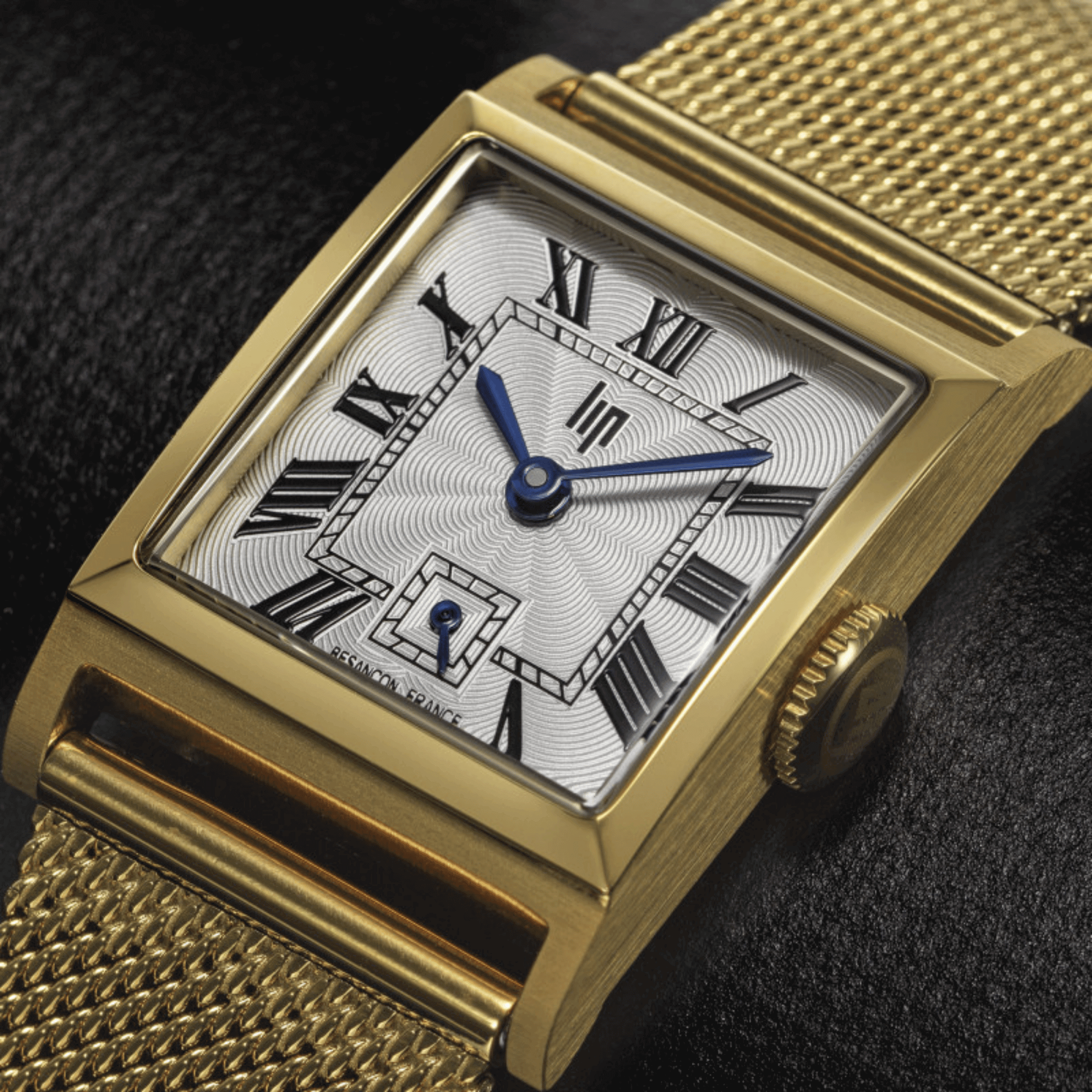 Montre Lip Churchill C18 Dorée quartz cadran argenté bracelet maille milanaise 21 x 21 mm