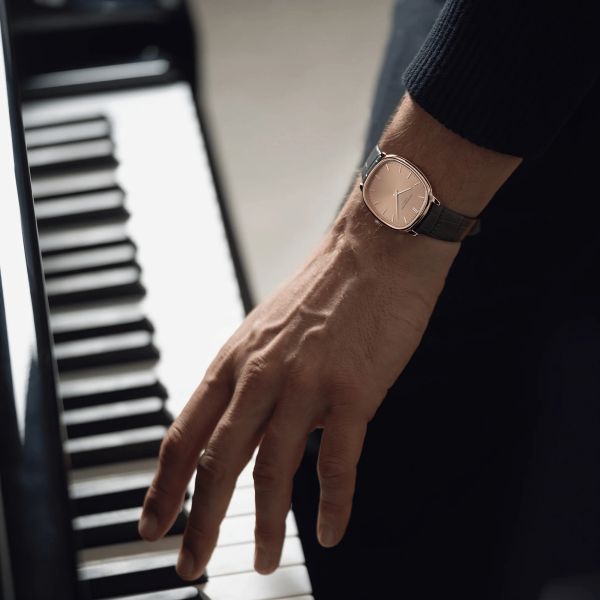 Montre Raymond Weil Toccata Héritage Mécanique PVD or rose cadran cuivre bracelet cuir 33 mm x 38 mm