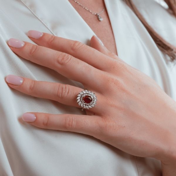 Bague Lepage L'Incandescente en or blanc, rubis et diamants