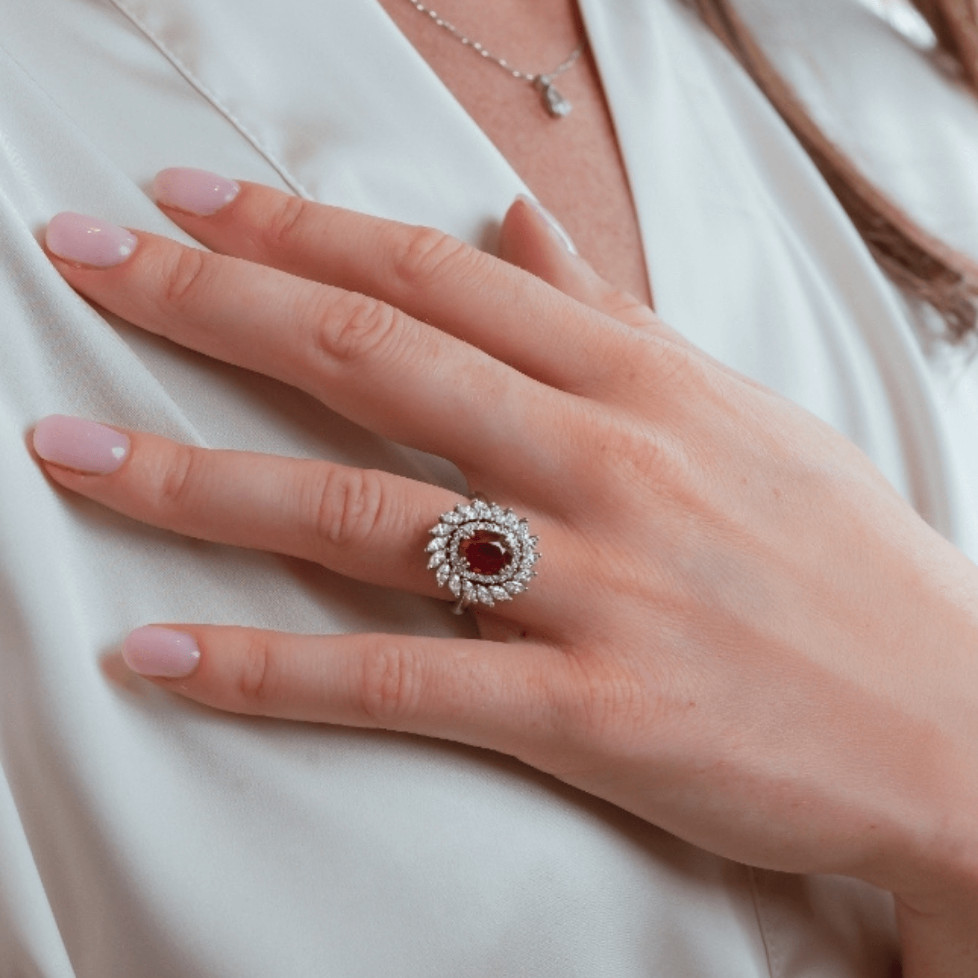 Bague Lepage L'Incandescente en or blanc, rubis et diamants