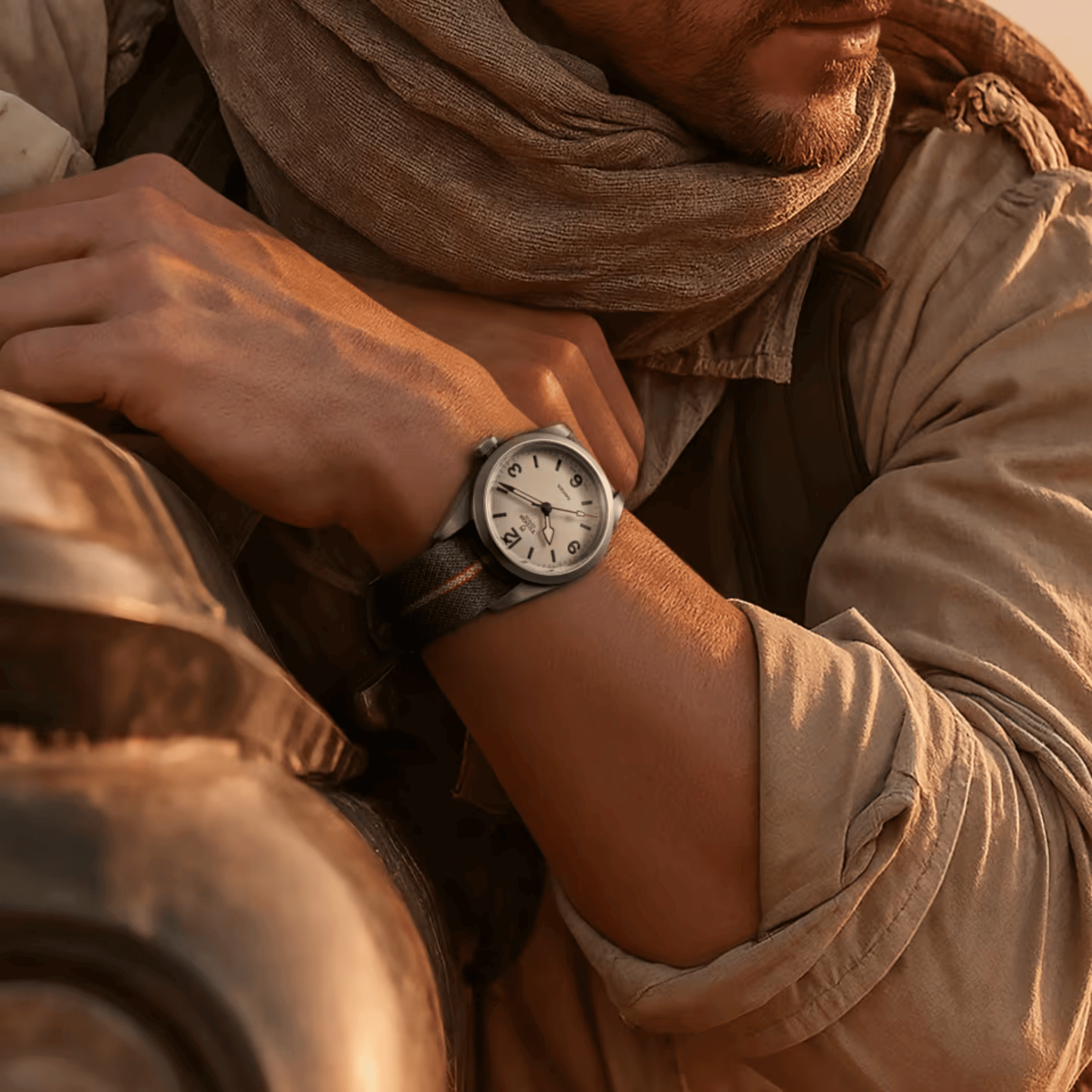 Montre Tudor Ranger automatique cadran beige bracelet tissu 36 mm