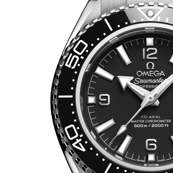 Omega Seamaster Planet Ocean 600m black bezel black dial rubber strap 42 mm