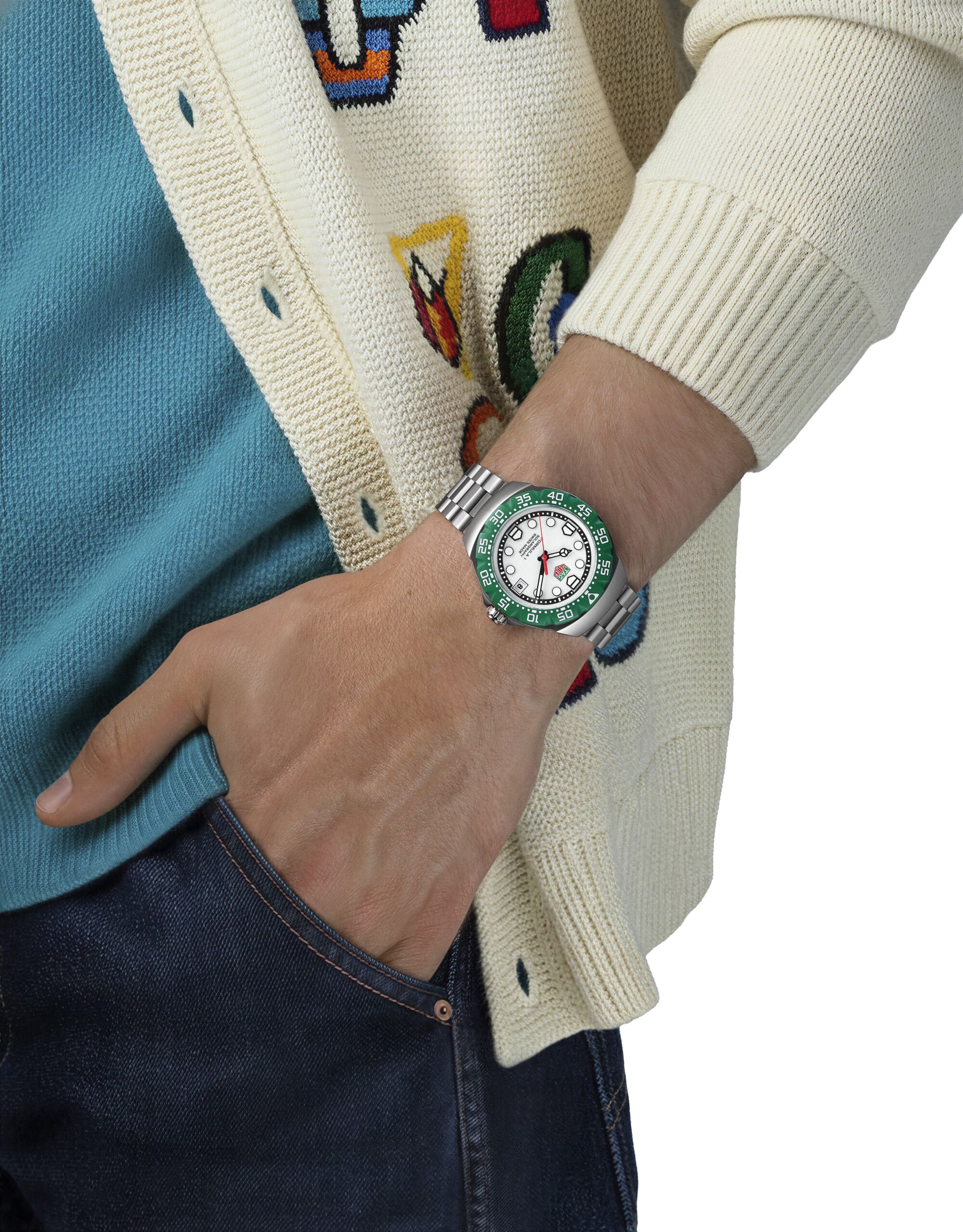 Montre TAG Heuer Formula 1 Solargraph cadran blanc lunette verte bracelet acier 38 mm