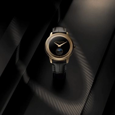 Montre Frédérique Constant Classics Moneta Moonphase PVD or jaune quartz cadran noir bracelet cuir 37 mm